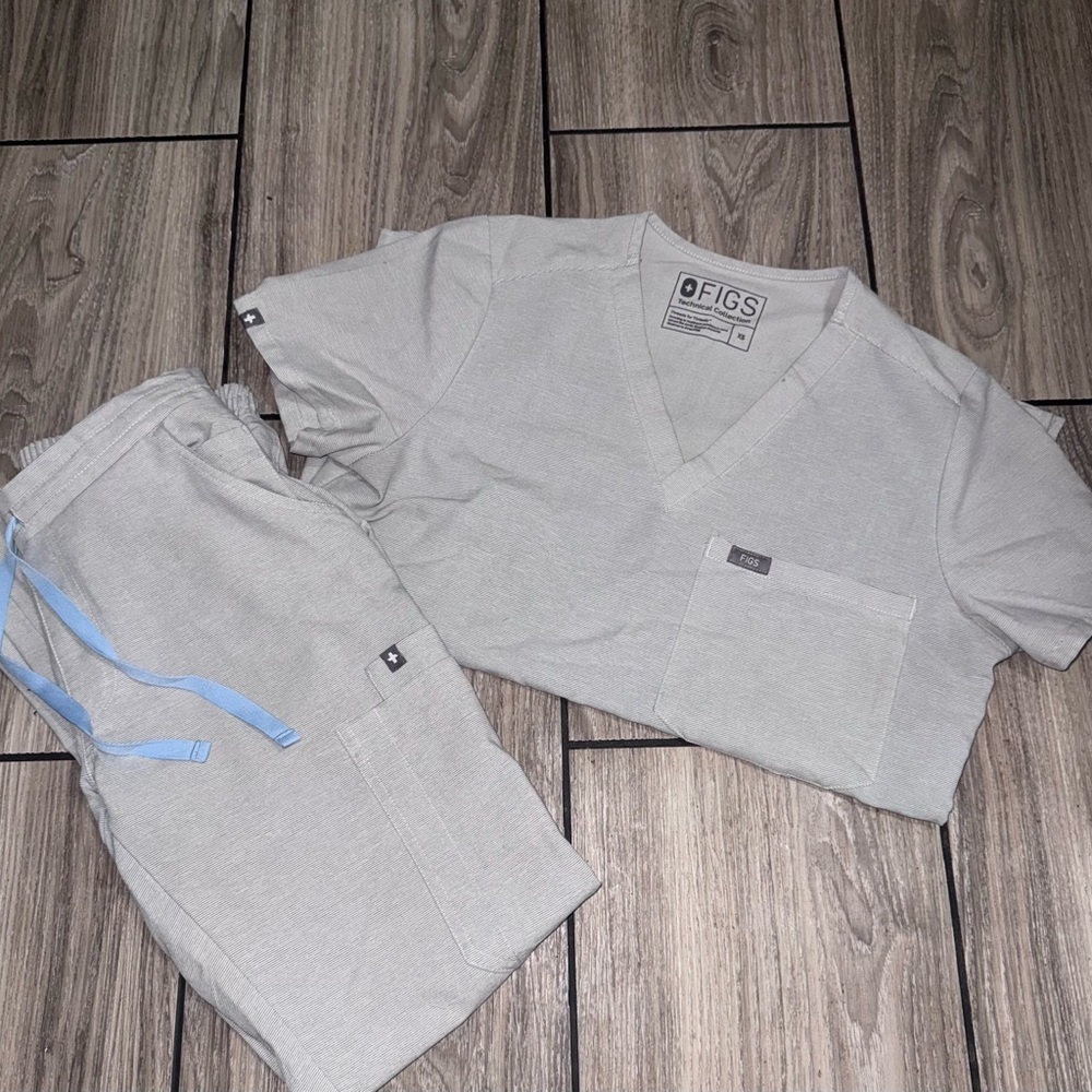 Figs Scrub Set Soft/Light Gray - image 1